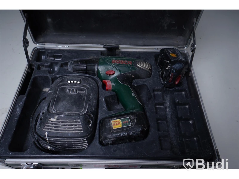 BOSCH skruvdragare med case