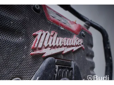 Milwaukee heavy duty radio