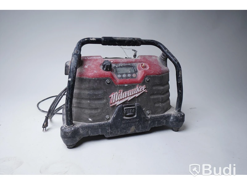 Milwaukee heavy duty radio
