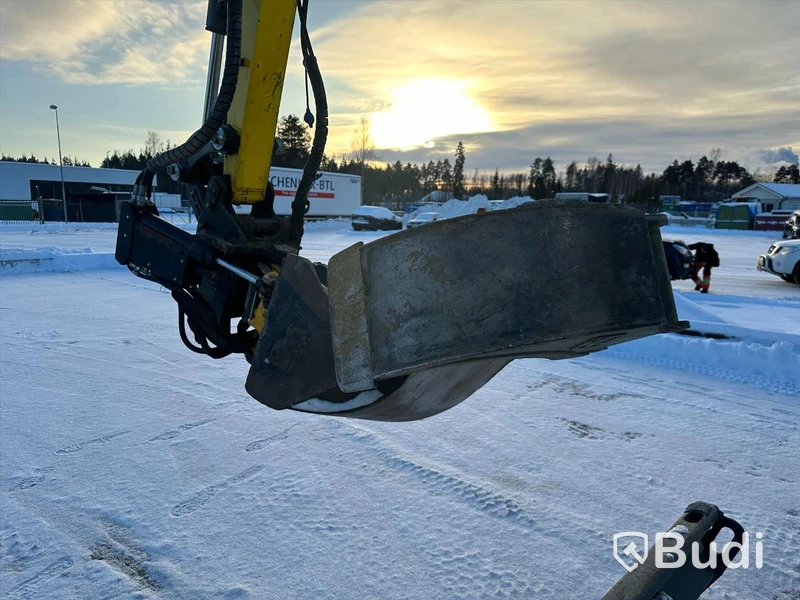 Grävmaskin Wacker Neuson ET-35 med tiltrotator och skopor.