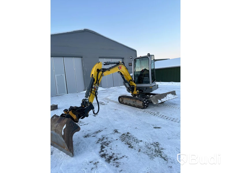 Grävmaskin Wacker Neuson ET-35 med tiltrotator och skopor.