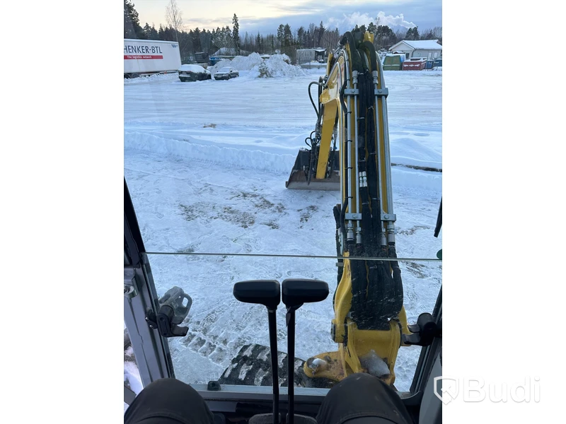 Grävmaskin Wacker Neuson ET-35 med tiltrotator och skopor.