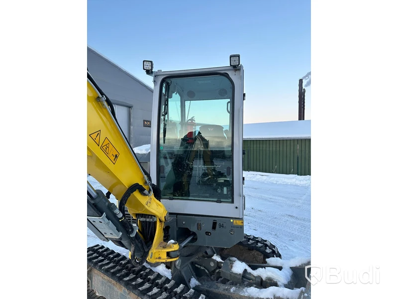 Grävmaskin Wacker Neuson ET-35 med tiltrotator och skopor.
