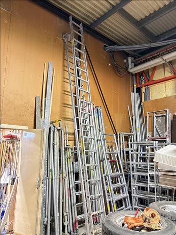 Långa aluminiumstegar 2st