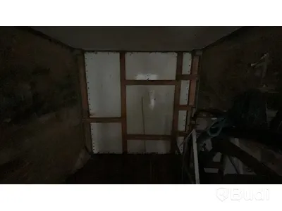 Container 20-fot med innehåll.