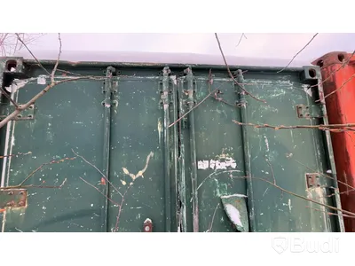 Container 20-fot med innehåll.