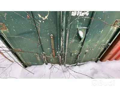 Container 20-fot med innehåll.