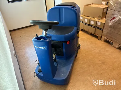 Åkbar skurmaskin Nilfisk Scrubtec R 253