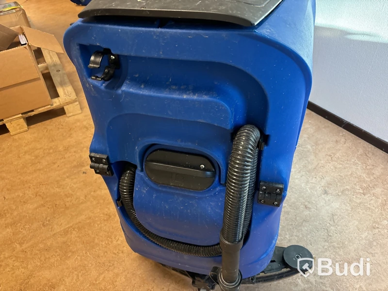 Åkbar skurmaskin Nilfisk Scrubtec R 253
