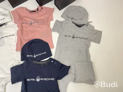 Paket med barnkläder av märket Sail Racing, stl. 0-6 mån