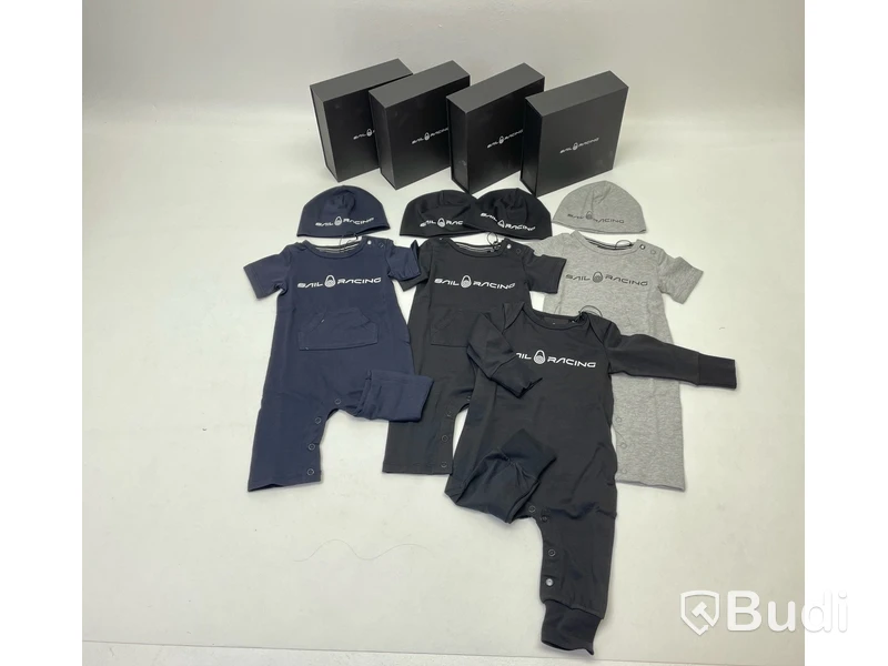 Paket med barnkläder av märket Sail Racing, stl. 0-6 mån