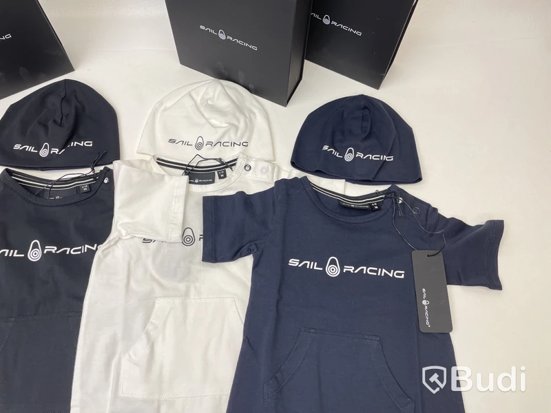 Paket med barnkläder av märket Sail Racing, stl. 6-12 mån
