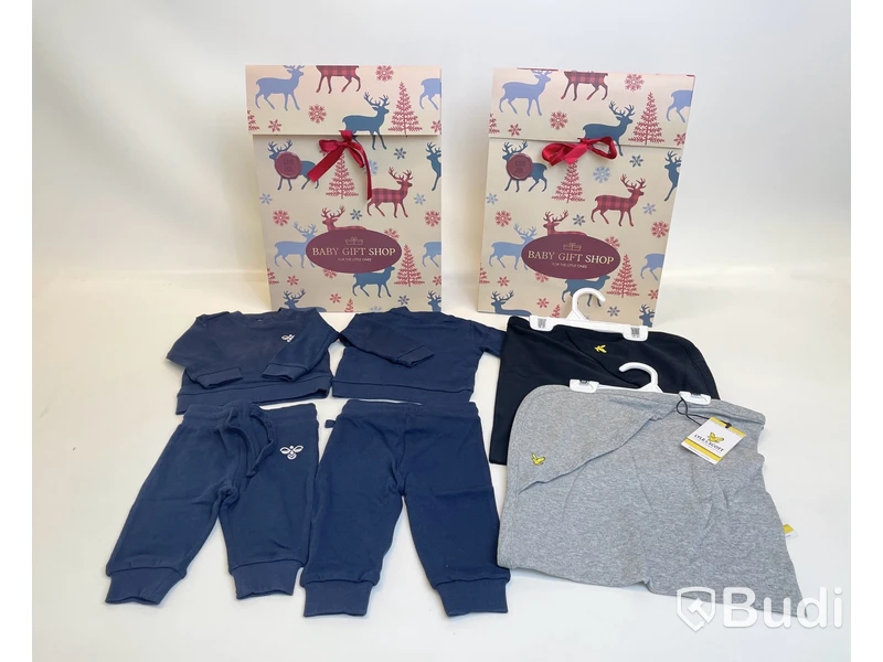 2 st. Mjukisset Hummel, stl. 2-4 mån samt 2 st. Filtar med huva Lyle & Scott