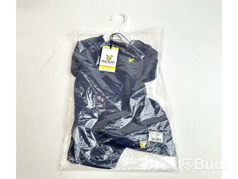 Paket med långärmad body och 2 st filtar från Lyle & Scott