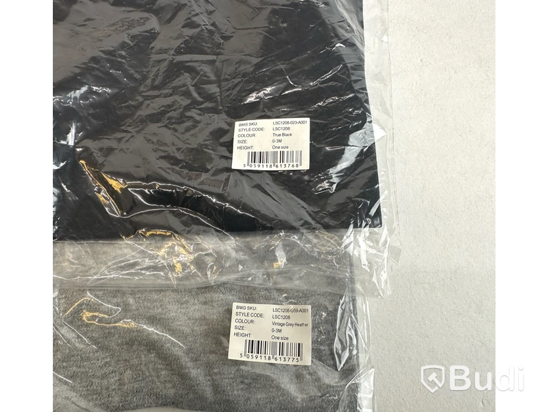 Paket med långärmad body och 2 st filtar från Lyle & Scott