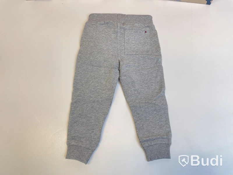 3 st. Mjukisset Tommy Hilfiger, stl. 86