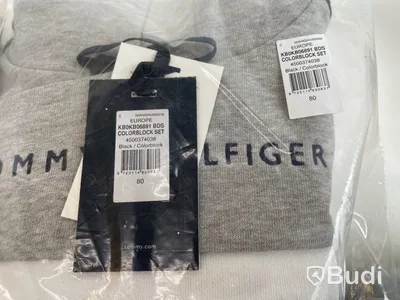 Parti med barnkläder från Tommy Hilfiger, olika storlekar