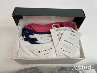 Parti med barnkläder från Tommy Hilfiger, olika storlekar
