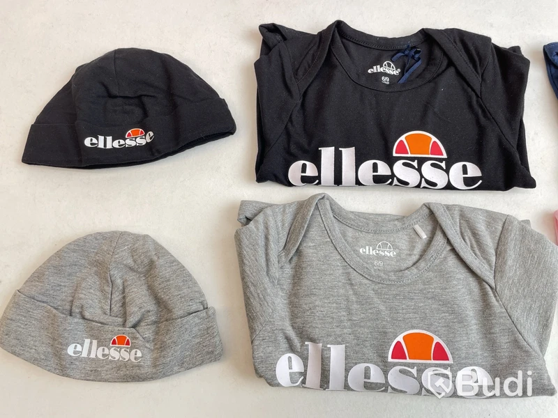 Paket med barnkläder i stl. 6-9 m av märket Ellesse