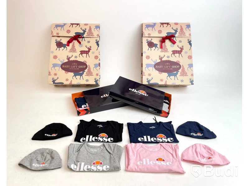 Paket med barnkläder i stl. 6-9 m av märket Ellesse