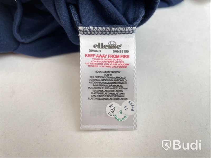 Paket med barnkläder Ellesse, olika storlekar