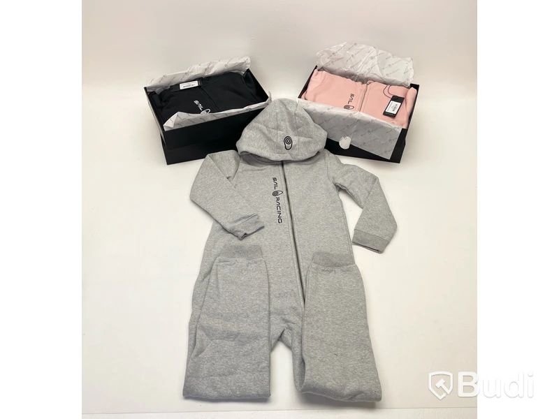 Paket med barnkläder av märket Sail Racing, stl. 6-7 år