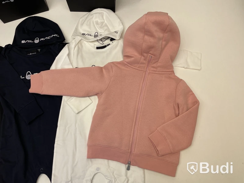 Paket med barnkläder av märket Sail Racing, stl. 12-18 mån