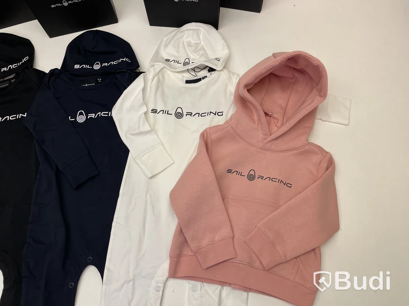 Paket med barnkläder av märket Sail Racing, stl. 12-18 mån