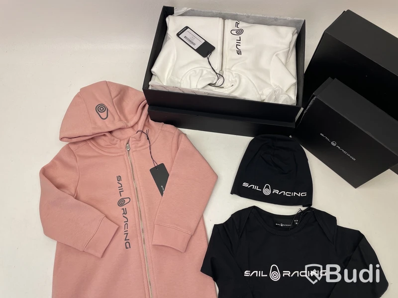 Paket med barnkläder av märket Sail Racing, stl. 18-24 mån