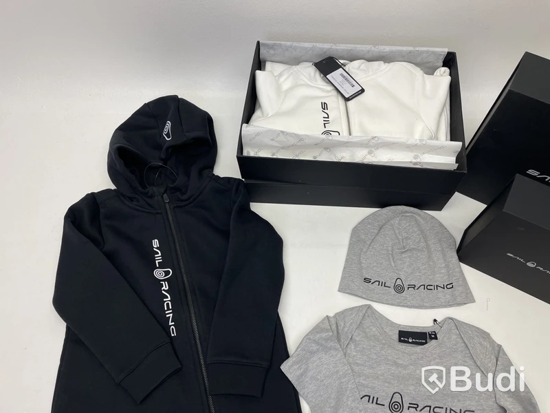 Paket med barnkläder av märket Sail Racing, stl. 18-24 mån