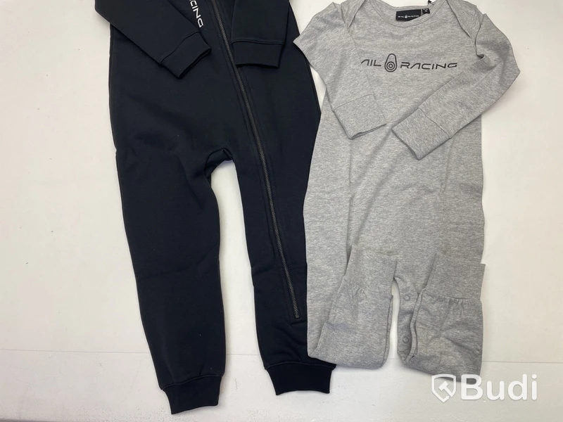 Paket med barnkläder av märket Sail Racing, stl. 18-24 mån