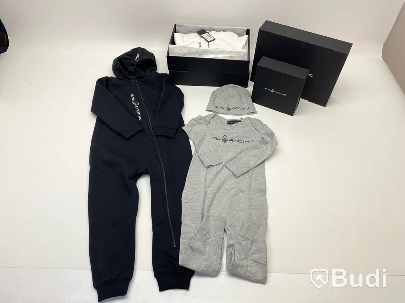 Paket med barnkläder av märket Sail Racing, stl. 18-24 mån