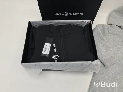 Paket med barnkläder av märket Sail Racing, stl. 5-6 år