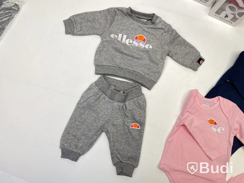 Paket med barnkläder av Ellesse, Polo och Lyle&Scott, 0-3 mån