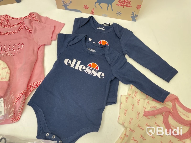 Paket med barnklader av Ellesse, Juicy Couture mm, 0-6 mån