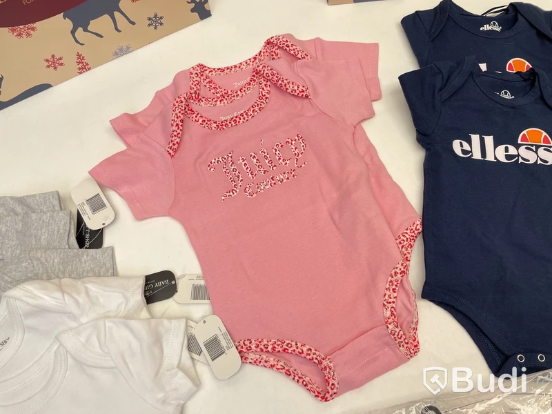 Paket med barnklader av Ellesse, Juicy Couture mm, 0-6 mån