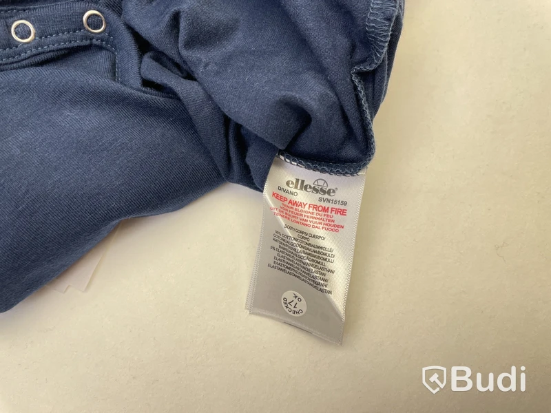 Paket med barnkläder av Ellesse, 6-9 mån