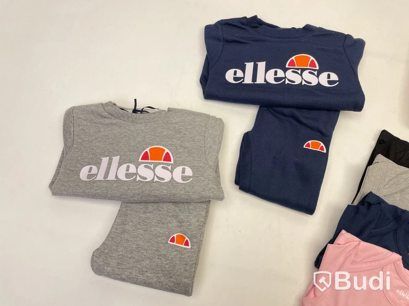 Paket med barnkläder av Ellesse, 6-9 mån