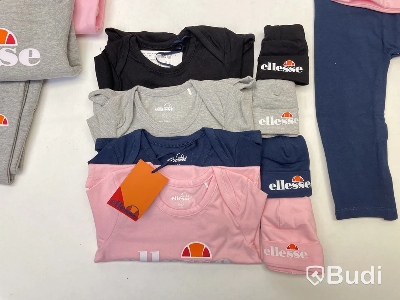 Paket med barnkläder av Ellesse, 9-12 mån