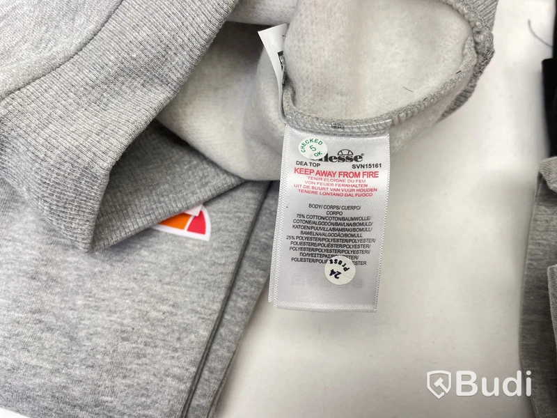 Paket med barnkläder av Ellesse, 9-12 mån
