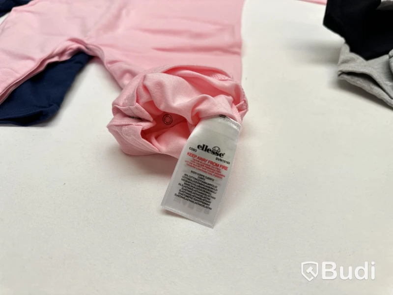 Paket med barnkläder av Ellesse, 12-18 mån