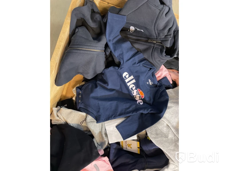 Parti med barnkläder, Converse, Polo, Esselle, Sail Racing, 0-6 år