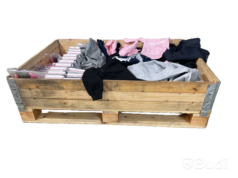 Parti med barnkläder, Converse, Polo, Esselle, Sail Racing, 0-6 år