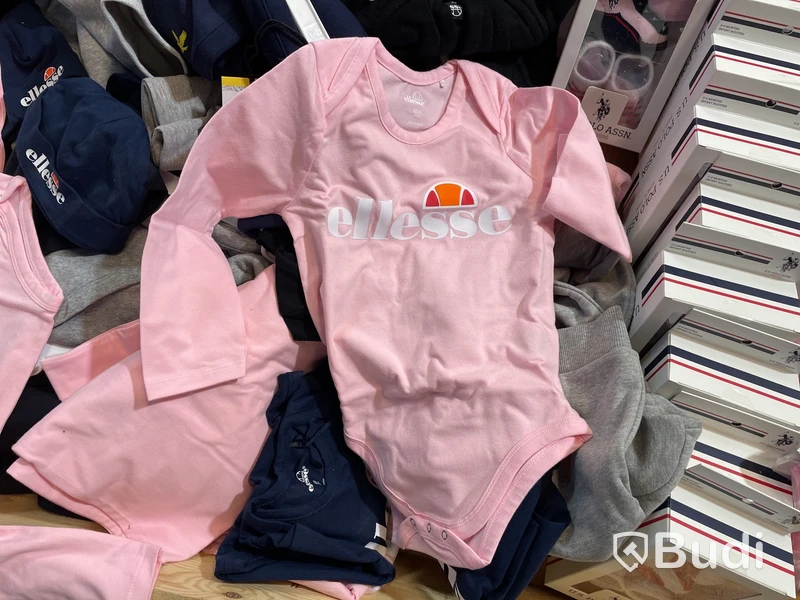 Parti med barnkläder, Converse, Polo, Esselle, Sail Racing, 0-6 år