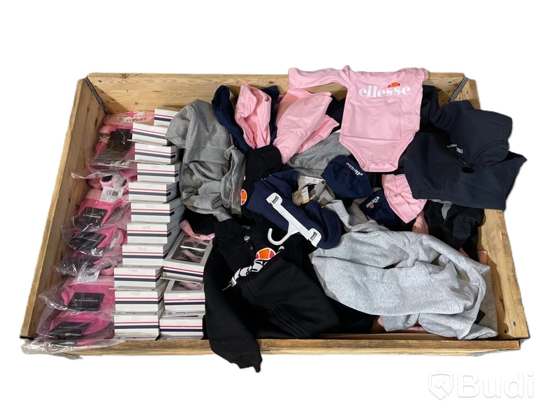 Parti med barnkläder, Converse, Polo, Esselle, Sail Racing, 0-6 år