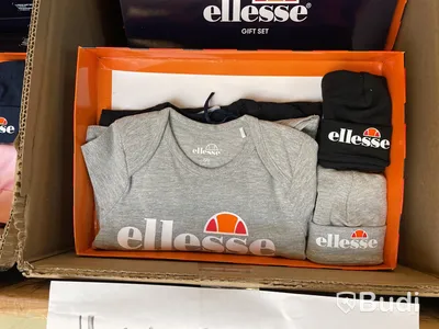 Parti med barnkläder Ellesse, stl. 3-12 mån, olika modeller