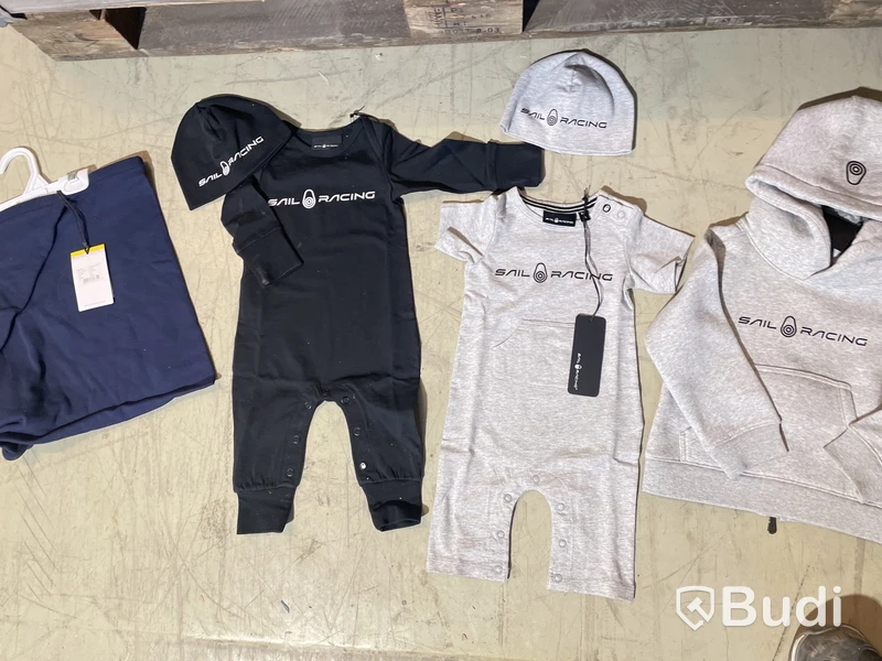 Parti med barnkläder och filtar Sail Racing och Lyle & Scott, stl. 0-6 år, olika modeller