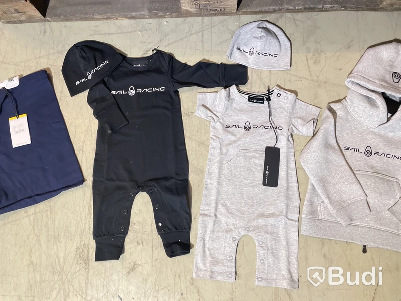 Parti med barnkläder och filtar Sail Racing och Lyle & Scott, stl. 0-6 år, olika modeller