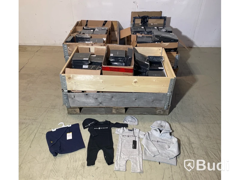 Parti med barnkläder och filtar Sail Racing och Lyle & Scott, stl. 0-6 år, olika modeller