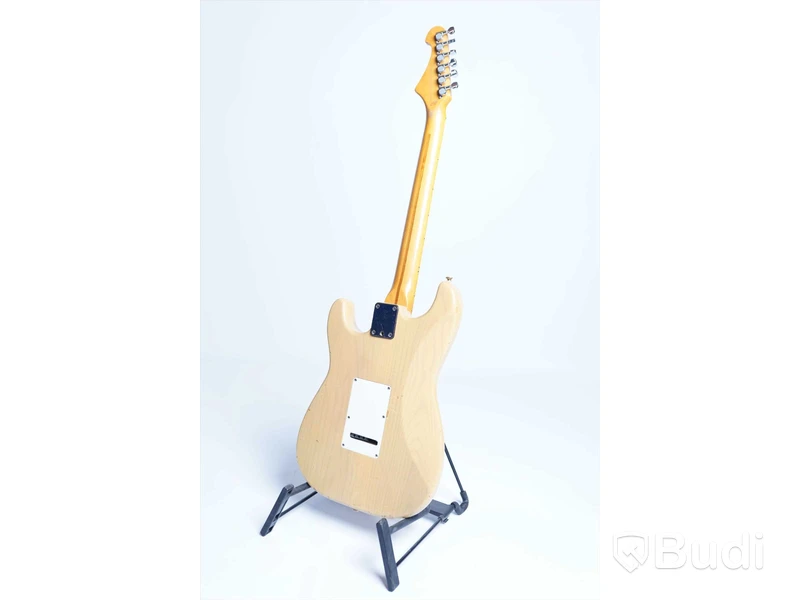Elgitarr - Chery Stratocaster inkl. hardcase. Begagnad. Funktionstestad.